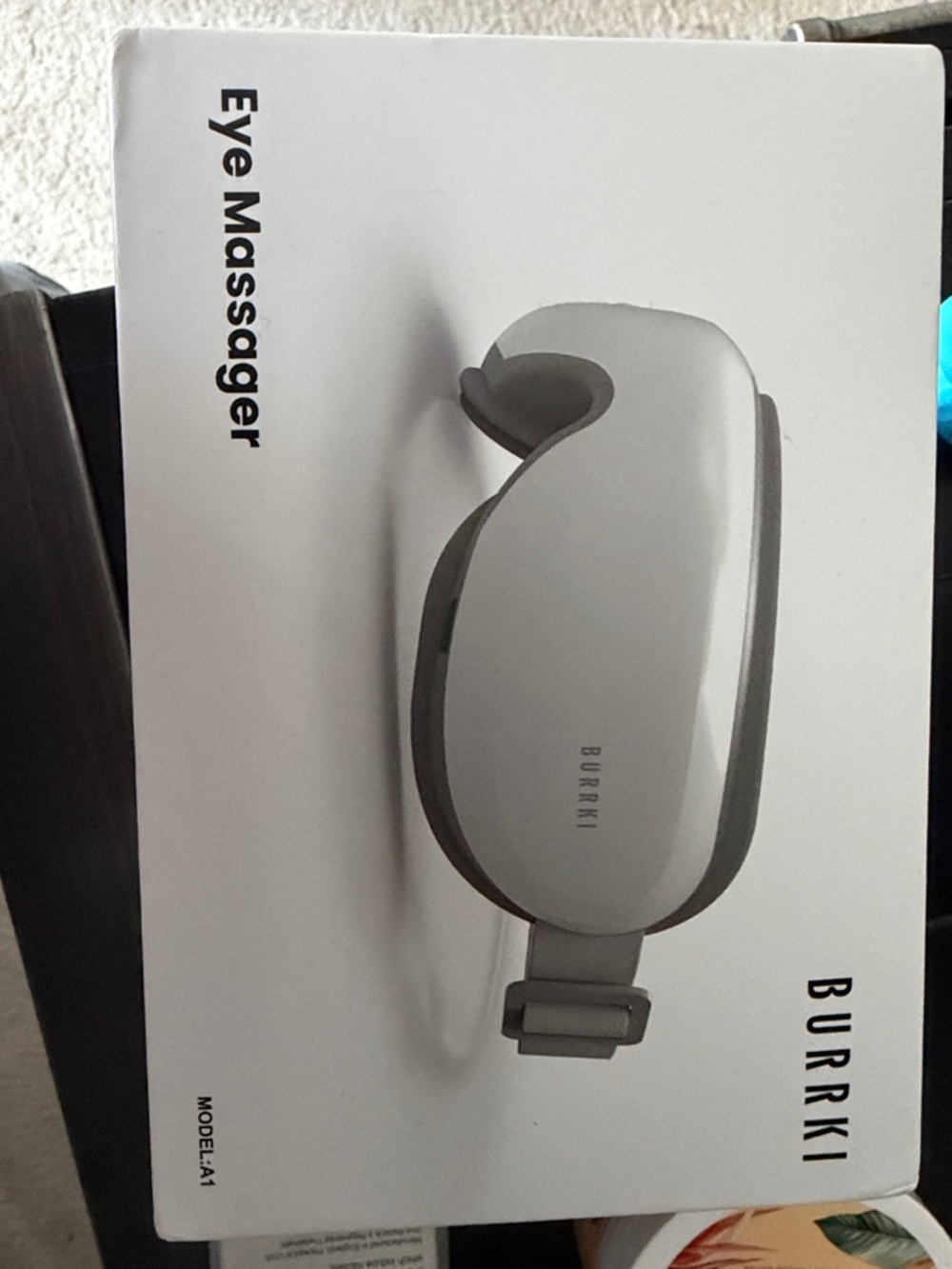 BURRAKI Eye Massager in White and Gray